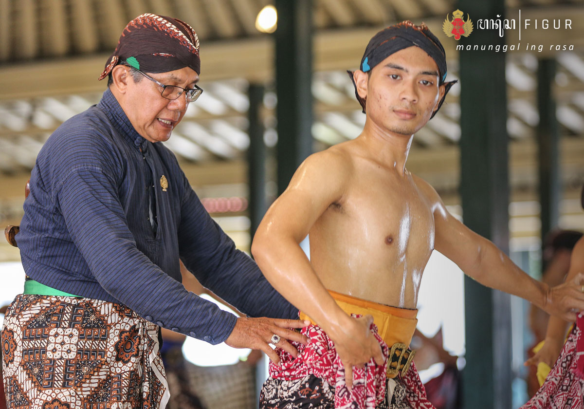 Prosesi latihan tari di Bangsal Kasatriyan. Sumber: kratonjogja.id