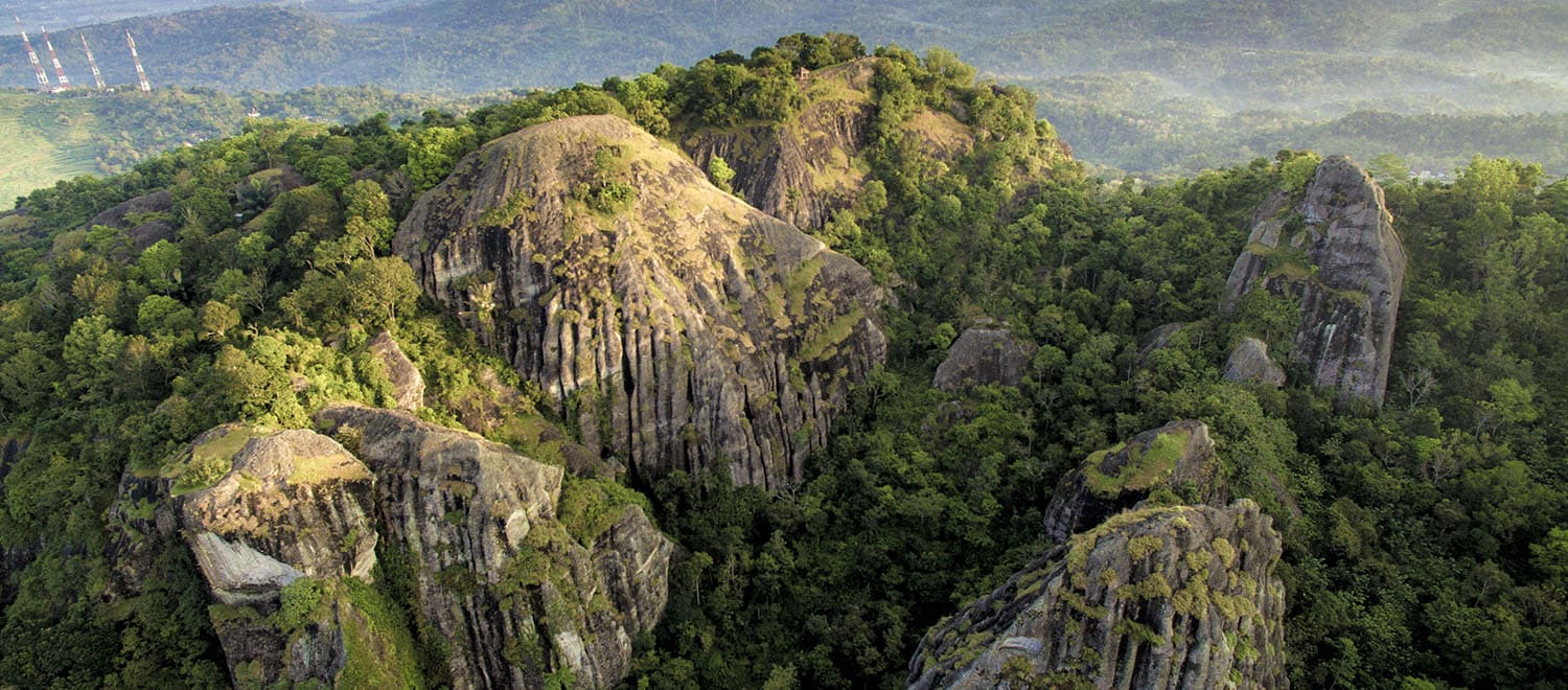 Gunung Api Purba di Desa Wisata Nglanggeran Gunungkidul. Sumber Indonesiatravel