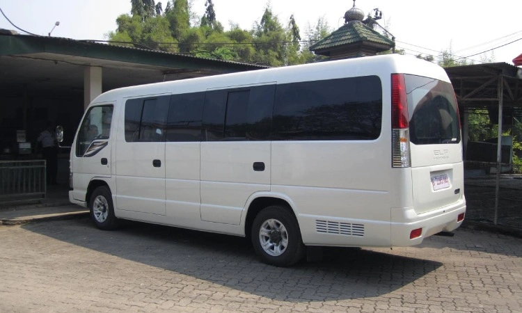 Tempat sewa elf berkualitas, Sumber: almorenotransport.com