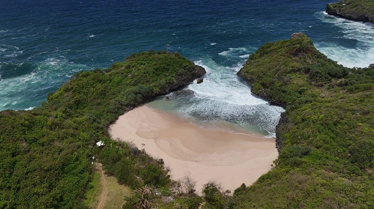 Pantai Sedahan, Sumber: pesonajepitu.com