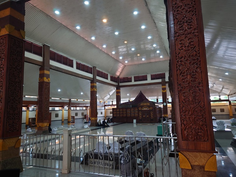 Makam Syekh Jumadil Kubro, Sumber: mojokerto.disway.id
