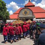 Upacara yang menandai dimulainya Grebeg Syawal, Sumber: kompas.com